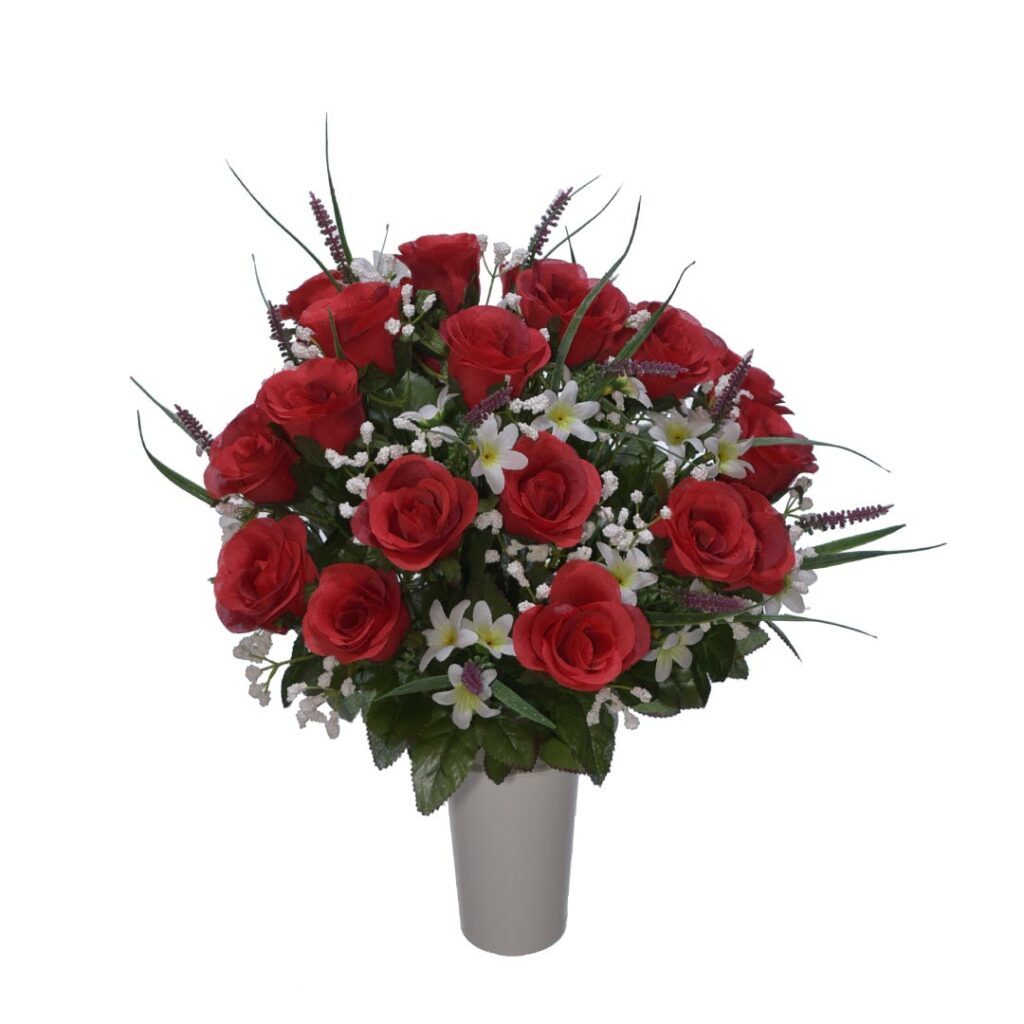 Πλαστικά λουλούδια για μνήματα με κόκκινο μπουμπούκι τριαντάφυλλο και ανθάκια σε λευκό βάζο