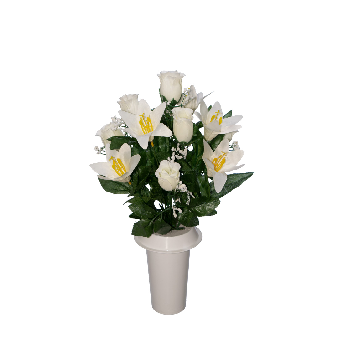 πλαστικά λουλούδια για μνήματα από άσπρο μπουμπούκι Τριαντάφυλλο και Λίλιουμ σε λευκό βάζο νεκροταφείου
